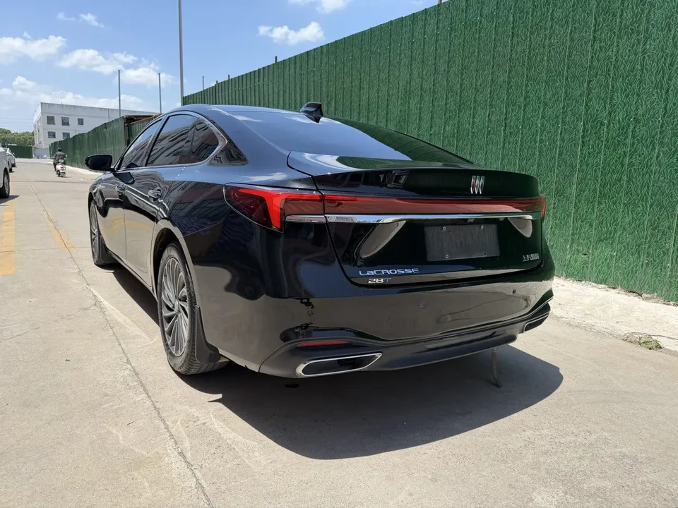 Buick LaCrosse 28T Automatic Premium Edition 2023 — миниатюра 5