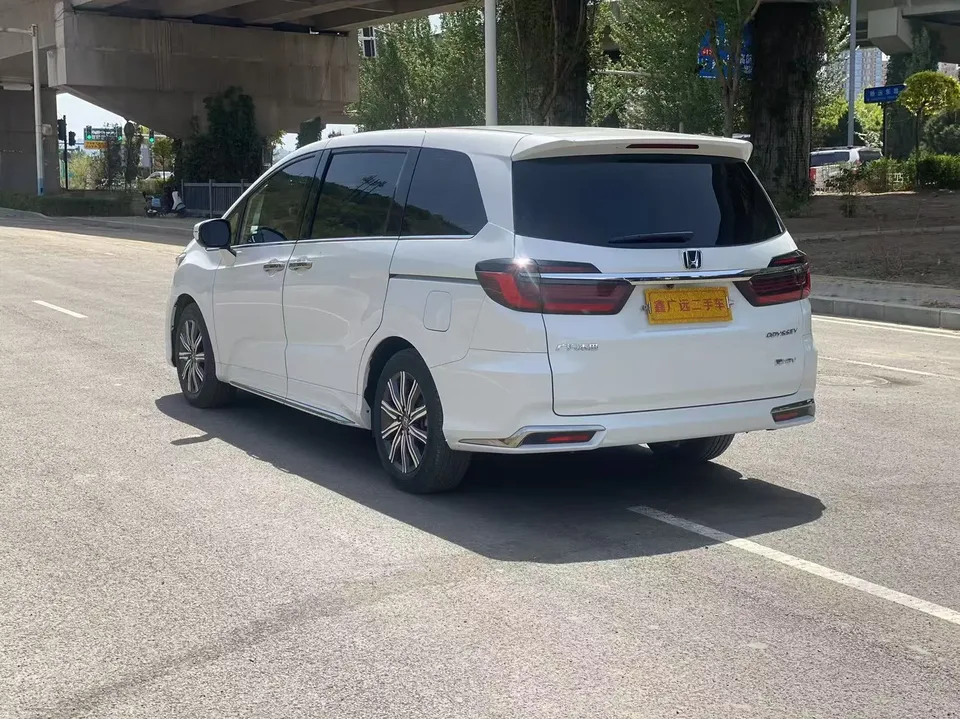 Honda Odyssey Odyssey 2024 2.0L Sharp Enjoy Edition 2024 — миниатюра 4