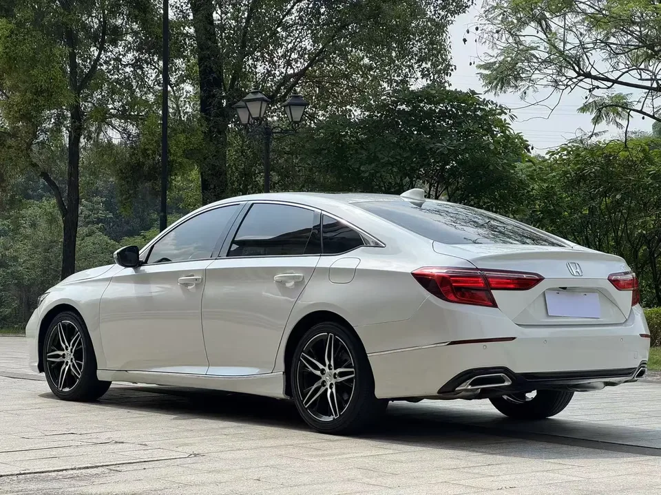 Honda Inspire 2022 Insignia 260TURBO Fine Edition 2022 — миниатюра 2