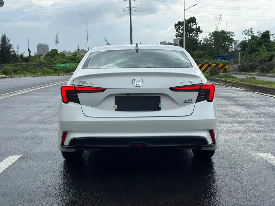 Honda Integra 240TURBO CVT Leading Edition 2023 — миниатюра 2