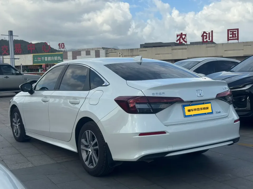 Honda CIVIC 240TURBO CVT Zhiqu Plus 2025 — миниатюра 4