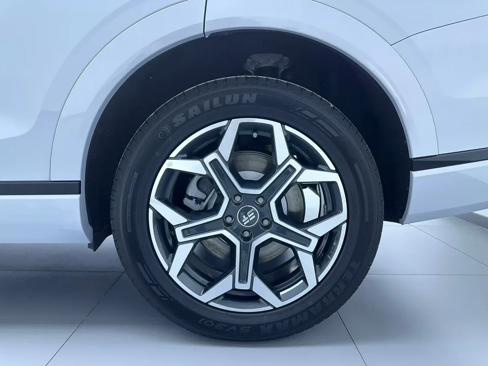 Jietu Shanhai Jetour Mountain & Sea L7 PLUS 220km Five-seat Luxury Edition 2025 — миниатюра 2