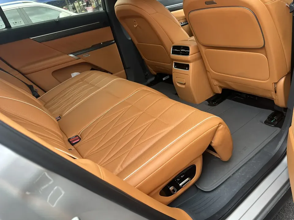 Dongfeng Yipai 008 210Ultra Smart Driving Edition 5 Seaters 2025 — миниатюра 5