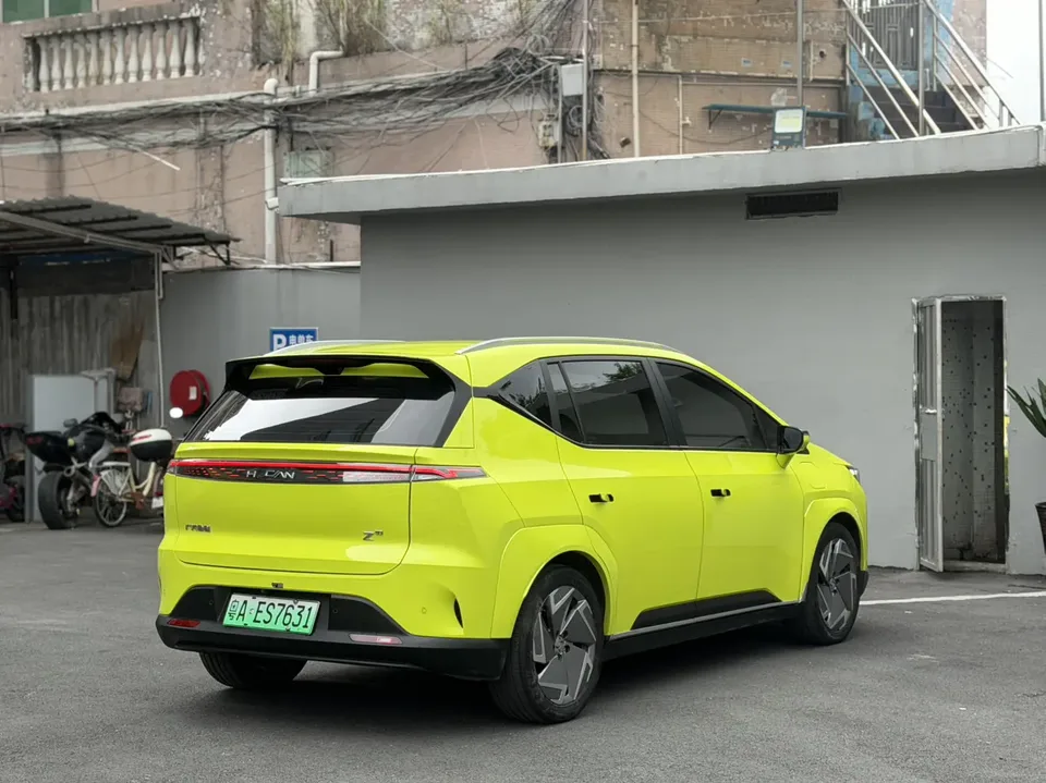 HYCAN Hechuang Z03 Hechuang Z03 2022 510 Trendy Edition 63.98kWh 2022 — миниатюра 4