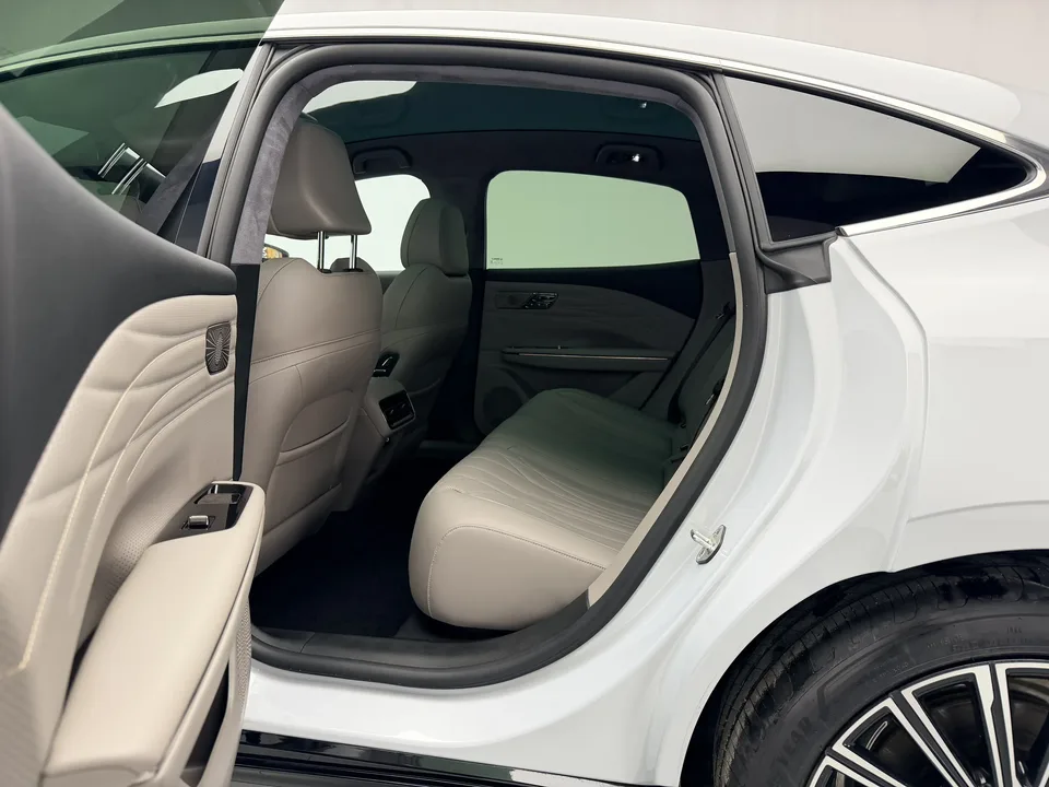 Geely Galaxy Star 8 PHEV 130km EM-P Starship Edition 2025 — миниатюра 5