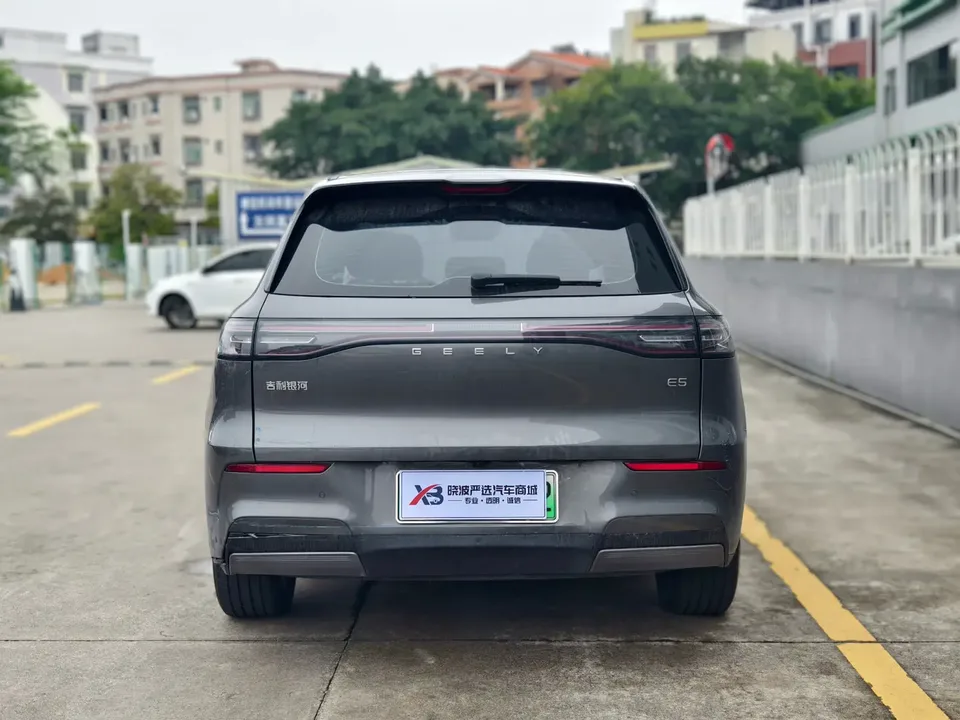 Geely Galaxy E5 Galaxy E5 2026 610km Long-Range Edition 2025 — миниатюра 2