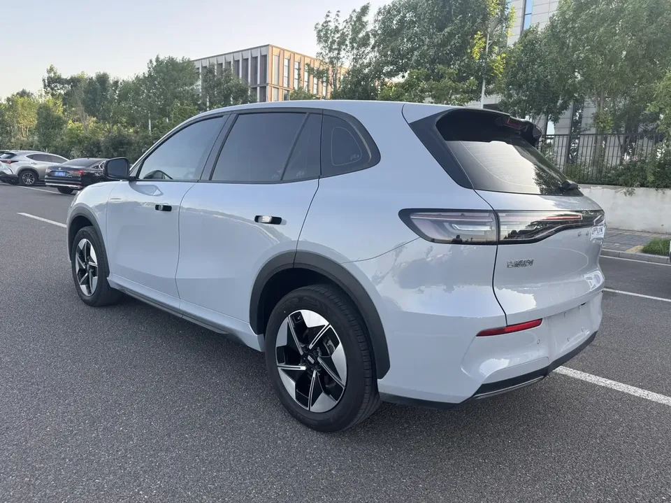 Geely Galaxy E5 440km Sailing Edition 2024 — миниатюра 2