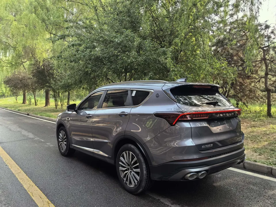 Jetour Jietu X70 PLUS Jietu X70 PLUS 2023 1.5T DCT Brave PLUS 5-seater 2024 — thumbnail 2