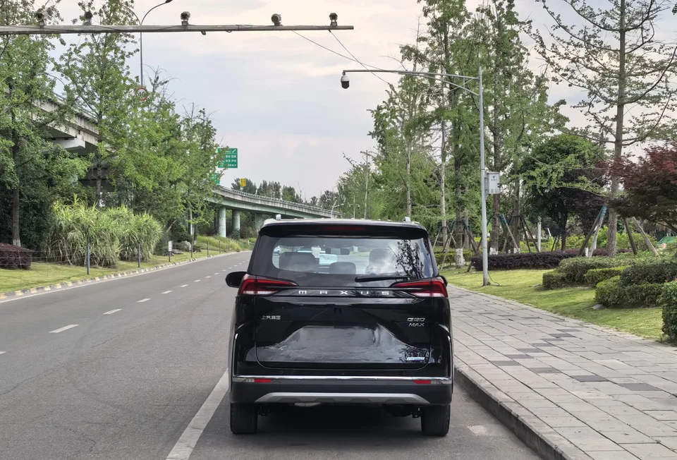 Datong Maxus G50 PHEV Pilot Edition 2025 — миниатюра 2
