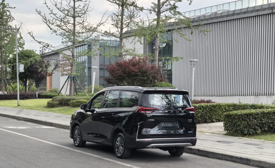 Datong Maxus G50 PHEV Pilot Edition 2025 — миниатюра 4