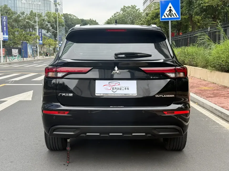 Mitsubishi Outlander Outlander 2023 1.5T CVT two-wheel drive exclusive version with 5 seats 2023 — миниатюра 2