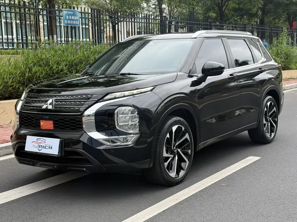 Mitsubishi Outlander 2023
