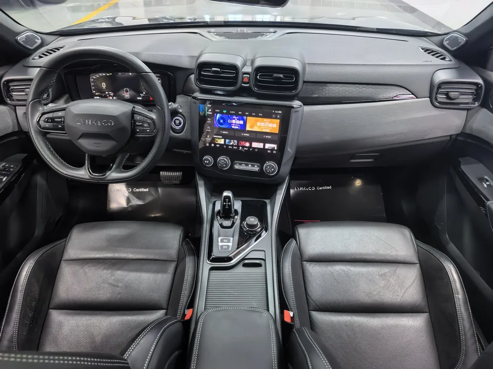 Lynk & Co 02 Hatchback Lynk & Co 02 Hatchback 2022 2.0TD Hatchback Pro 2022 — thumbnail 4