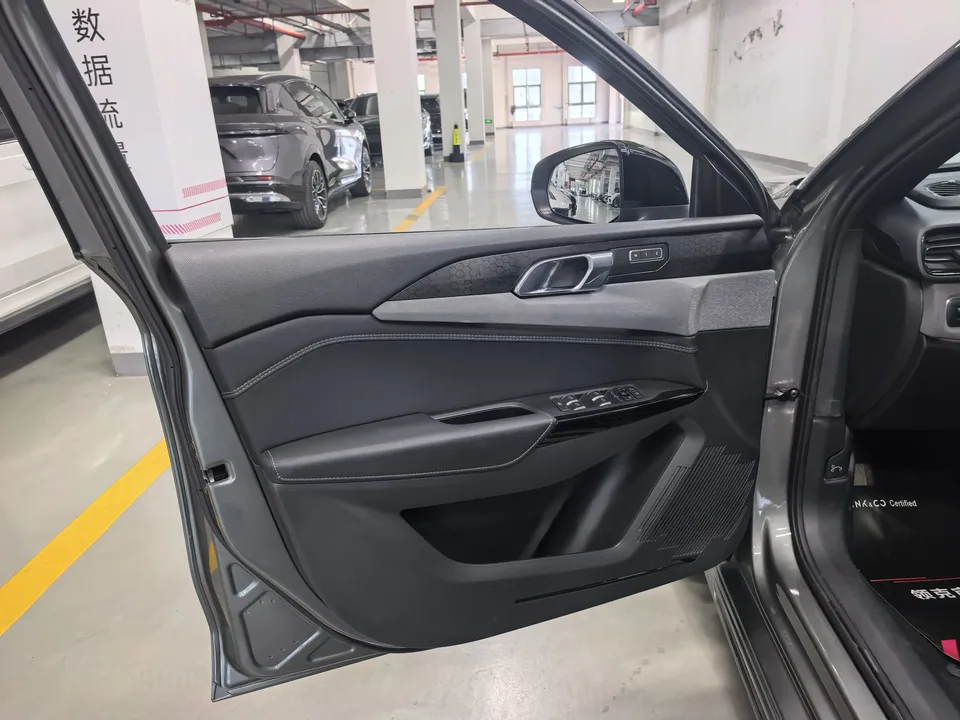 Lynk & Co 02 Hatchback Lynk & Co 02 Hatchback 2022 2.0TD Hatchback Pro 2022 — thumbnail 5