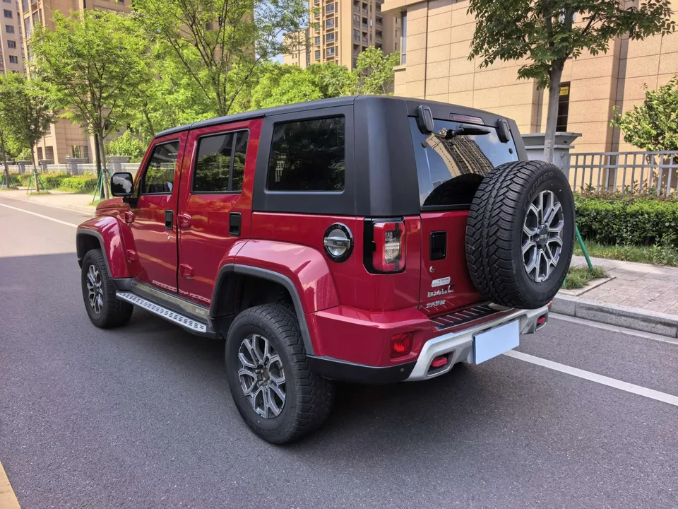 BAIC Beijing Off-road BJ40 Beijing Off-road BJ40 2023 2.0T Automatic 4WD City Hunter Edition Knight Edition 2022 — миниатюра 2