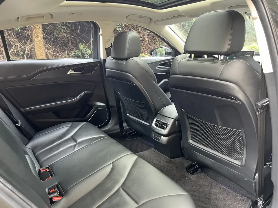 Hongqi H5 classic Hongqi H5 Classic 2022 1.8T Automatic Intelligent Connected Flag Edition 2022 — миниатюра 4