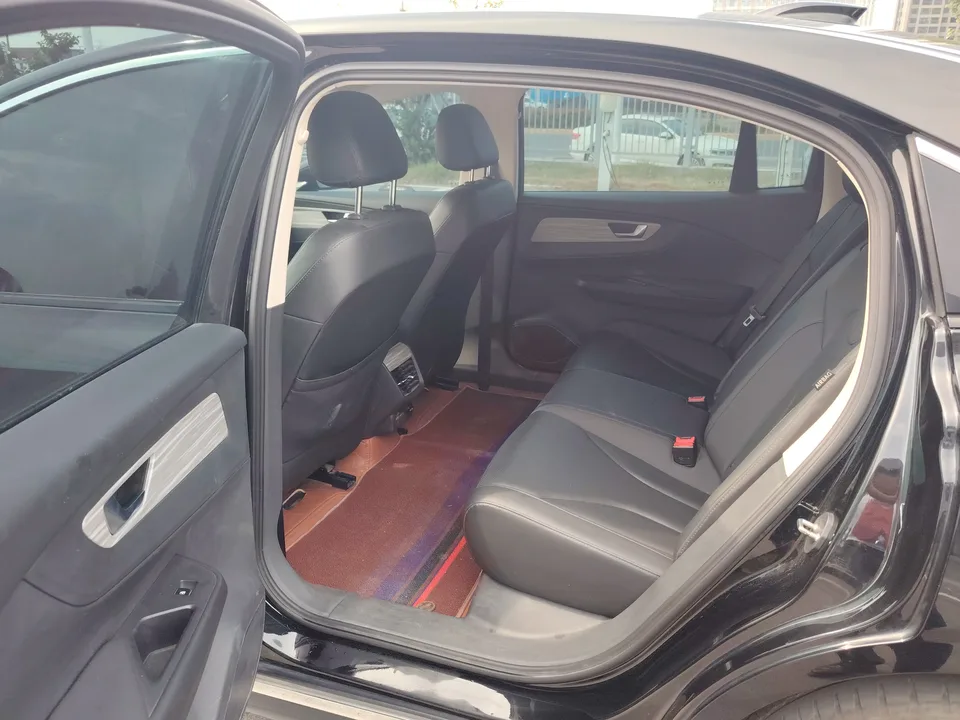 Hongqi E-QM5 610KM PLUS version 100kW 2024 — миниатюра 5