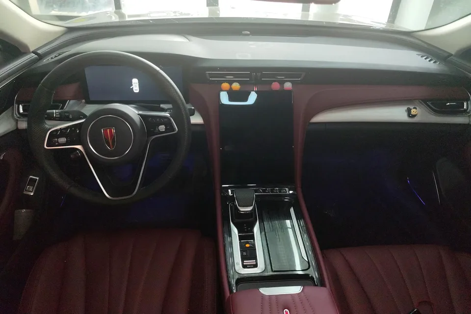 Hongqi H5 PHEV 130 Super Hybrid Edition 2026 — миниатюра 5