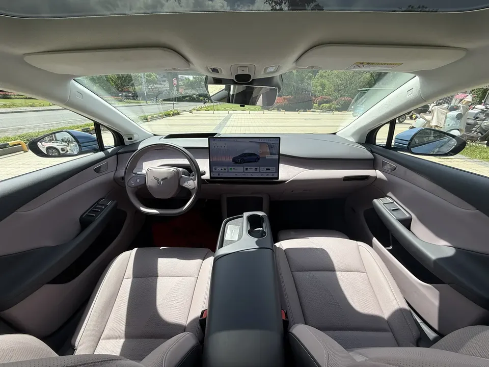Hongqi Red Flag Tiangong 05 750 Smart Edition 2025 — миниатюра 3