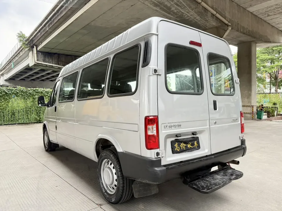 Jiangling Teshun 2.8T Space King Ordinary Model Long Axis Medium High Roof Rear Single Tire - 6-seater Diesel National VI JX493 2022 — миниатюра 2