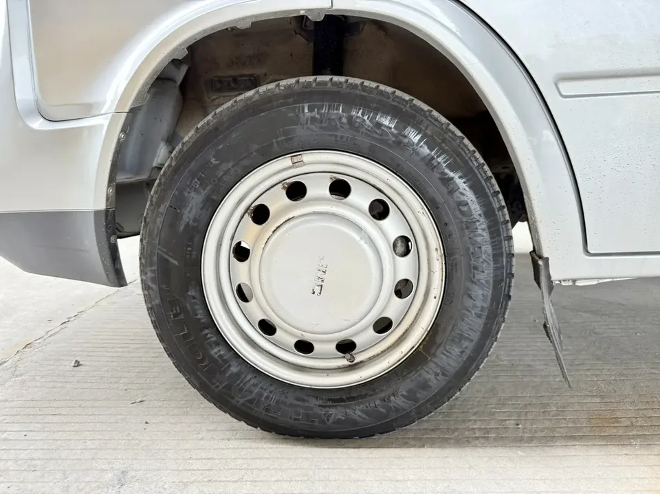 Jiangling Teshun 2.8T Space King Ordinary Model Long Axis Medium High Roof Rear Single Tire - 6-seater Diesel National VI JX493 2022 — миниатюра 4