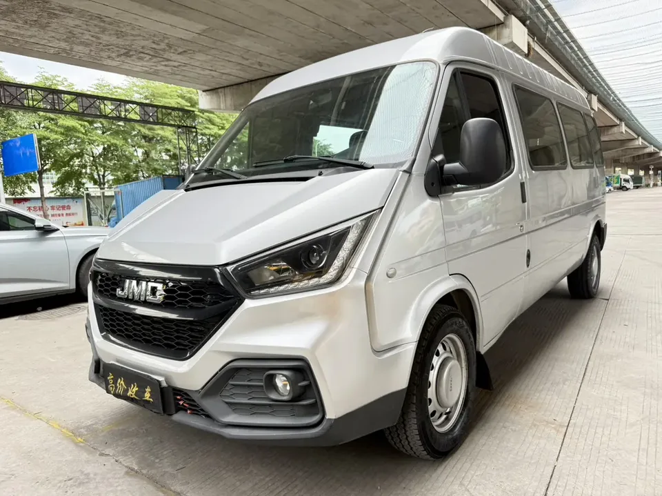 Jiangling Teshun 2.8T Space King Ordinary Model Long Axis Medium High Roof Rear Single Tire - 6-seater Diesel National VI JX493 2022 — фото 1, купить с доставкой в Москву
