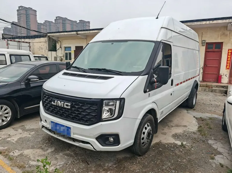 Jiangling Fushun 2.0T automatic diesel long-axle high-top commercial van transporter 2/3 seats 2024 — фото 1, купить с доставкой в Москву
