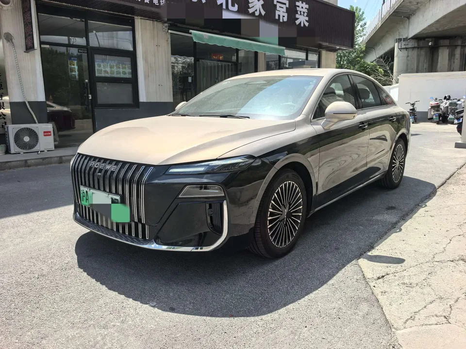 Roewe M7 DMH basic model 2025 — фото 1, купить с доставкой в Москву