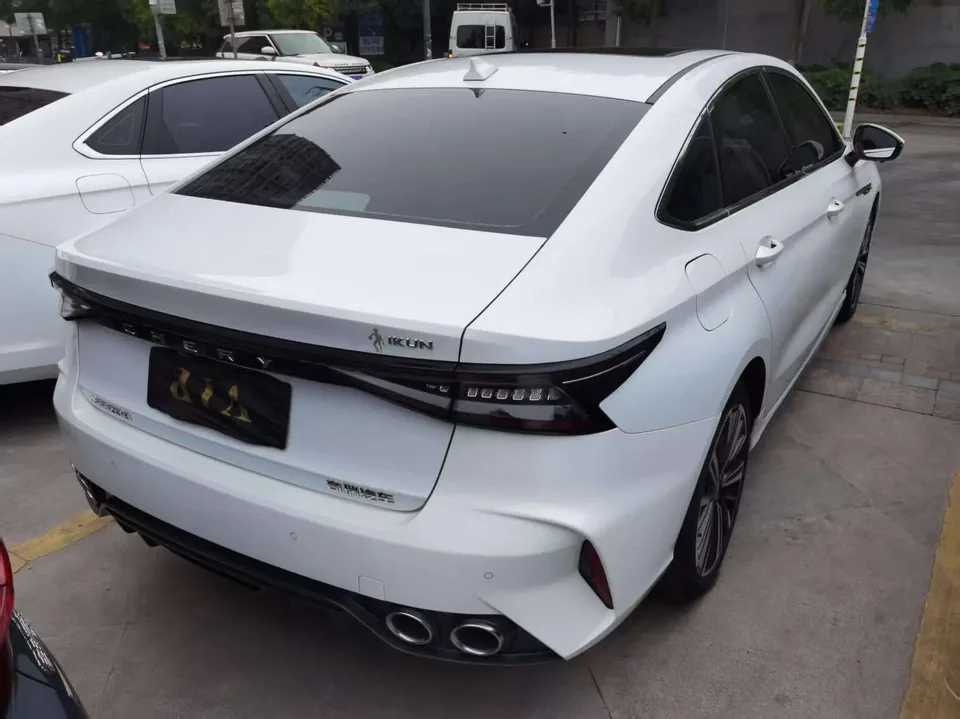 Chery Arrizo 8 1.6TGDI DCT Intelligent 2025 — миниатюра 2