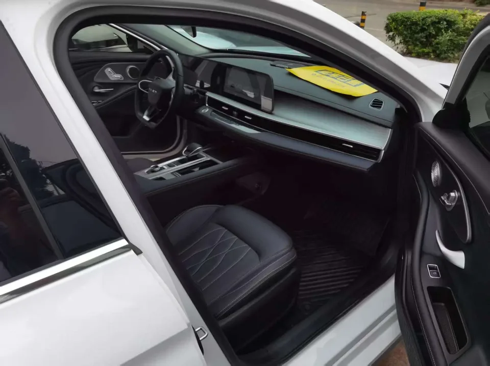 Chery Arrizo 8 1.6TGDI DCT Intelligent 2025 — миниатюра 3