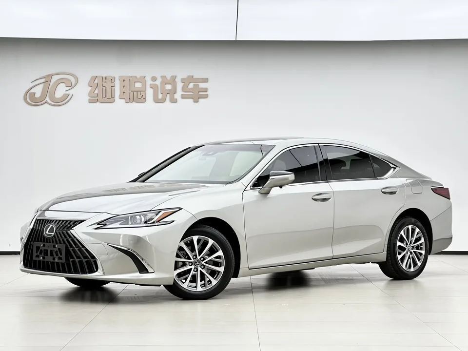 Lexus ES 2022