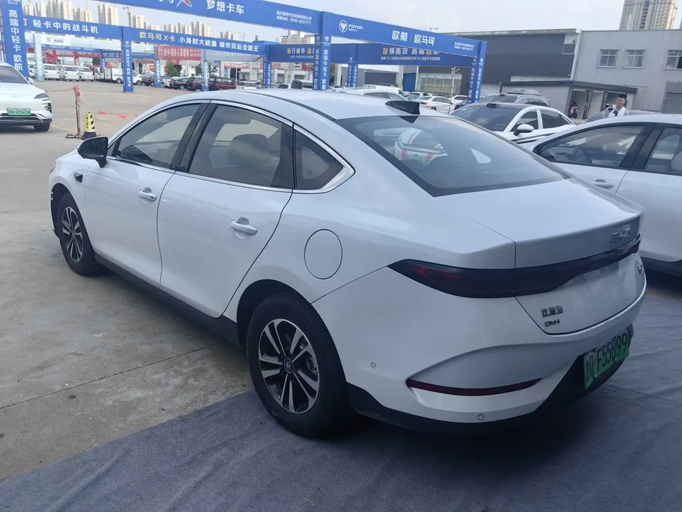 BYD Qin PLUS DM Intelligent Driving Edition DM-i 120KM Beyond Edition 2025 — миниатюра 4