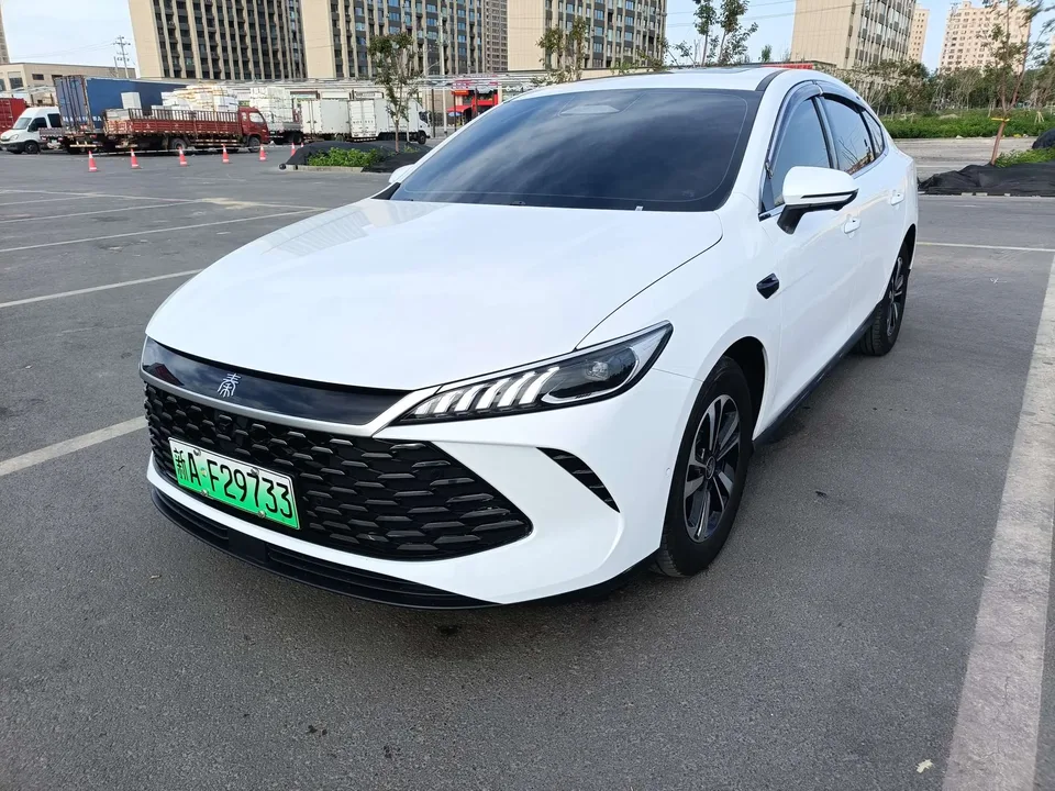 BYD Qin PLUS DM Qin PLUS DM 2025 Intelligent Driving Edition DM-i 55KM Leading Edition 2025 — photo 1, buy with delivery to Moscow