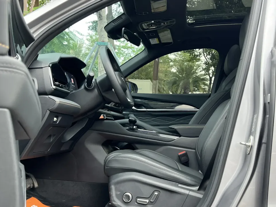 Geely Monjaro Xingyue L 2024 2.0TD High Power Automatic 2WD Yunqi Edition 2024 — миниатюра 3