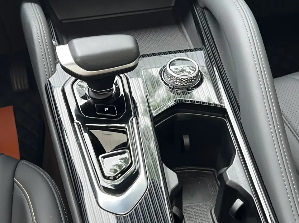 Geely Monjaro Xingyue L 2024 2.0TD High Power Automatic 2WD Yunqi Edition 2024 — миниатюра 5