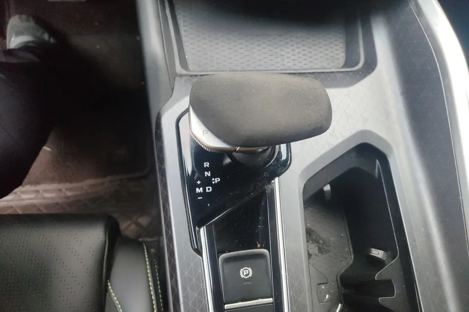 Geely Xing Rui 2.0T Time and Space Edition Xingchen 2023 — миниатюра 4