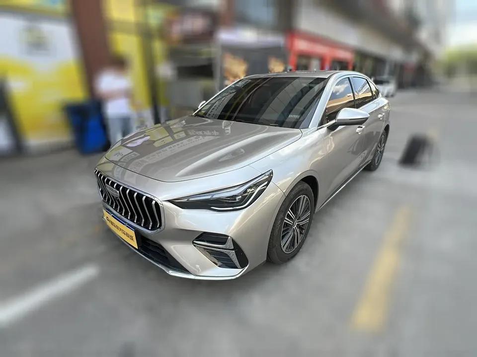 Geely Emgrand Emgrand 2026 Geely Emgrand 2026 5th Generation 1.5L CVT Premium 2025 — photo 1, buy with delivery to Moscow