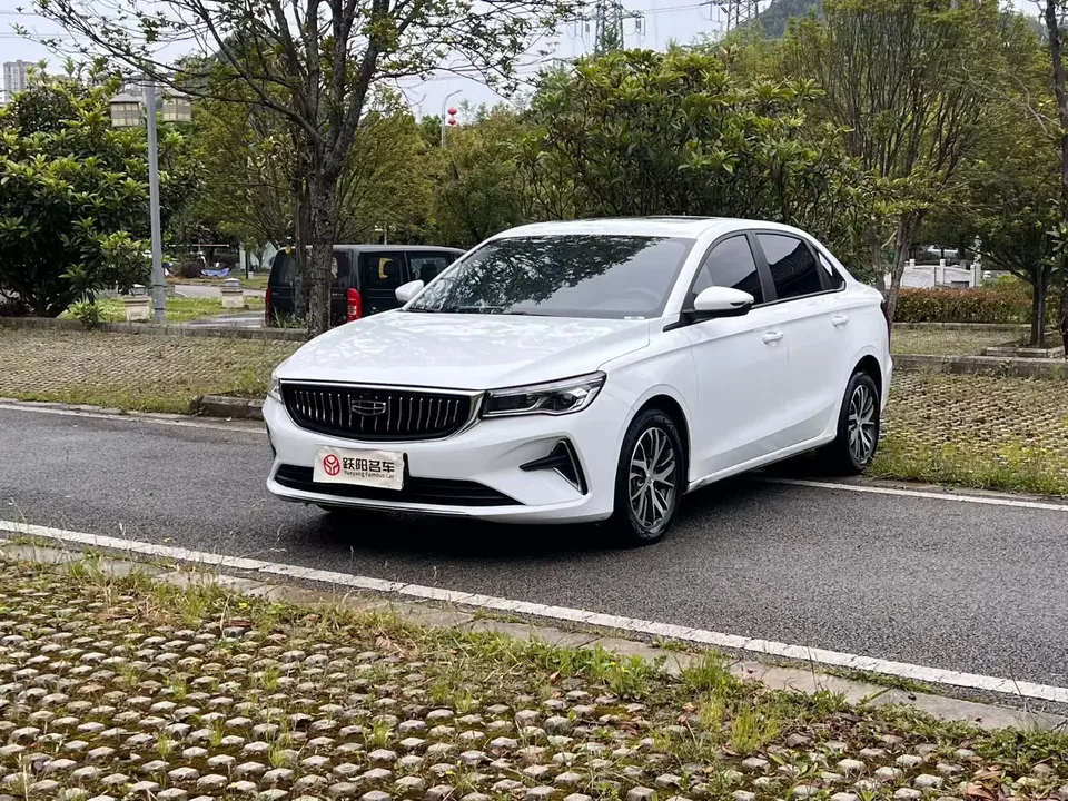 Geely Emgrand Emgrand 2023 4th Generation Champion Edition 1.5L CVT Luxury 2024 — photo 1, buy with delivery to Moscow