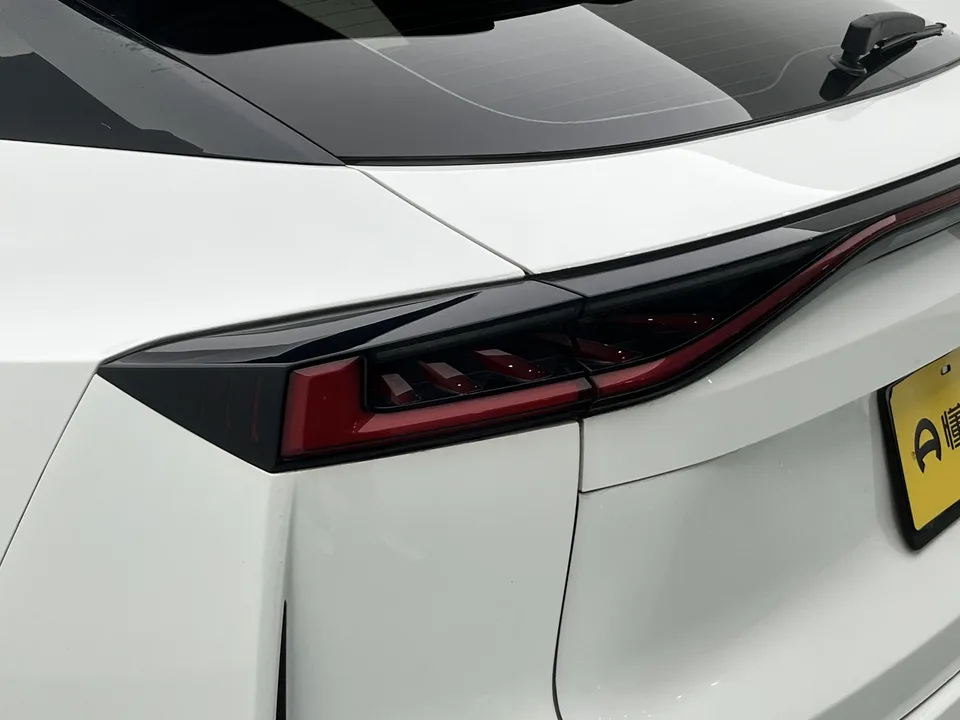 Changan UNI-Z PHEV Blue Whale iDD 125KM Beyond Edition 2024 — миниатюра 2