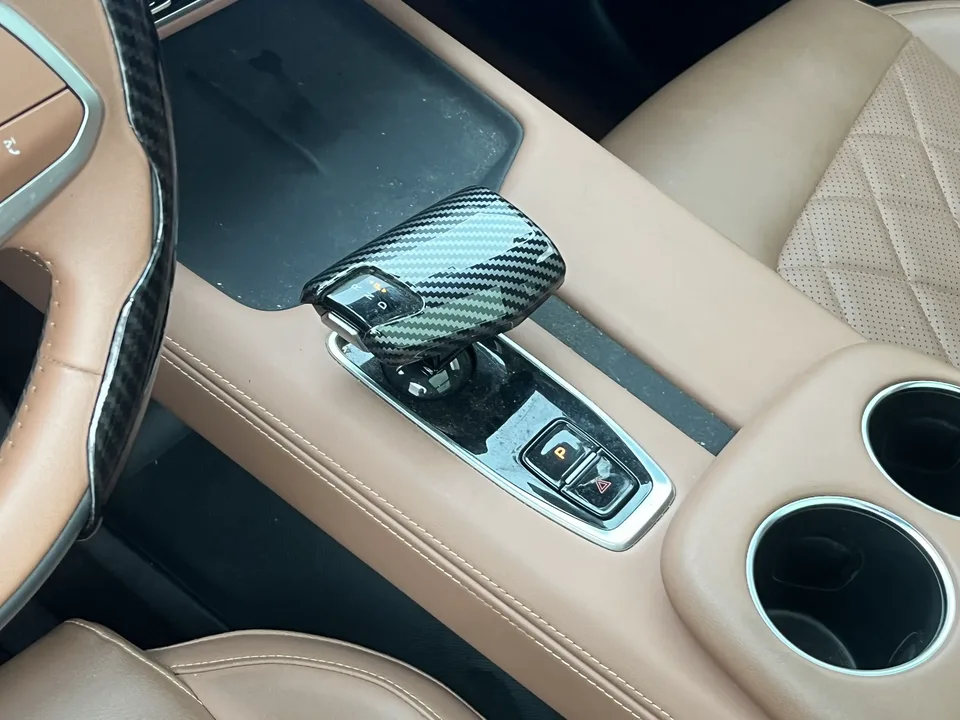 Changan UNI-Z PHEV Blue Whale iDD 125KM Beyond Edition 2024 — миниатюра 3