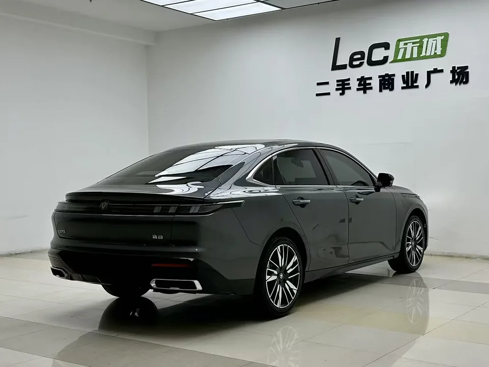 Changan Escape 2026 Yidong fourth-generation 1.5T DCT 500Bar Smart Edition 2025 — миниатюра 2
