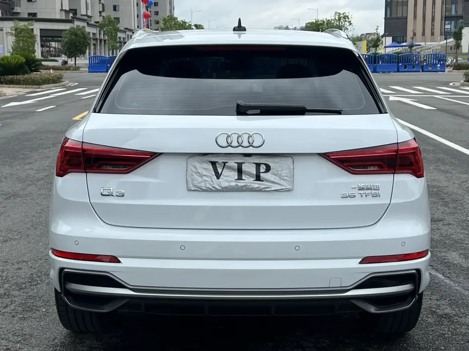 Audi Q3 Audi Q3 2022 35 TFSI Fashionable and Dynamic 2022 — миниатюра 2