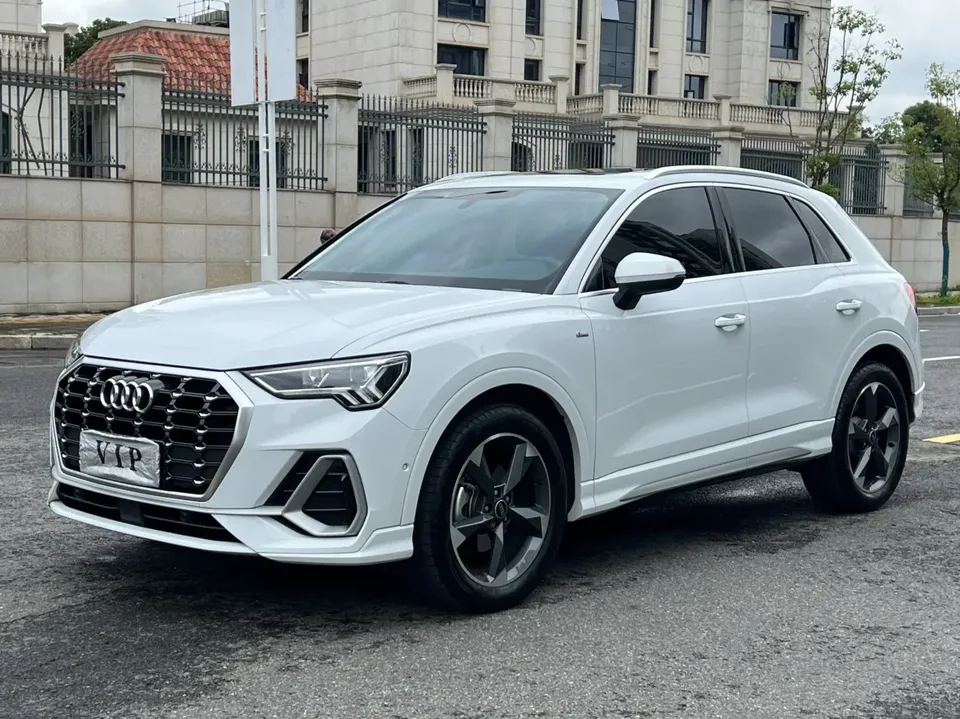 Audi Q3 Audi Q3 2022 35 TFSI Fashionable and Dynamic 2022 — фото 1, купить с доставкой в Москву