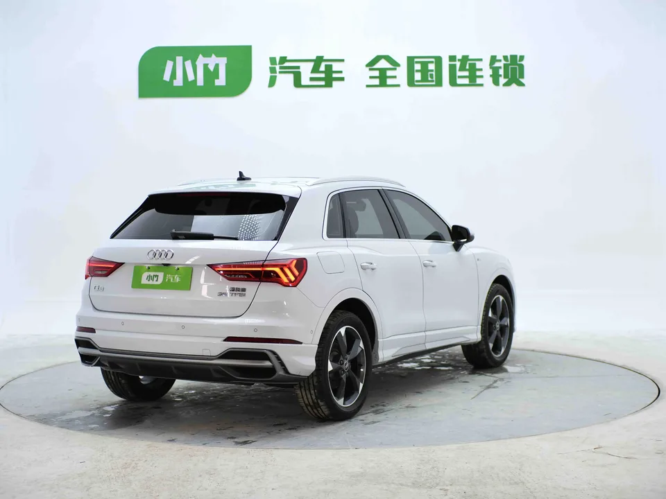 Audi Q3 Audi Q3 2022 35 TFSI Fashionable and Dynamic 2022 — миниатюра 2