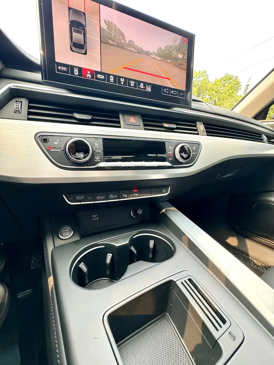 Audi a4 l Audi A4L 2022 40 TFSI luxury and dynamic model 2022 — миниатюра 4
