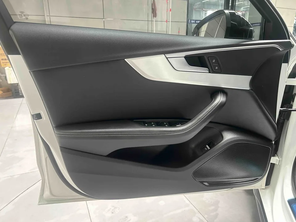 Audi a4 l Audi A4L 2022 40 TFSI luxury and dynamic model 2022 — миниатюра 3