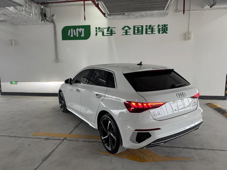 Audi A3 Sportback 35 TFSI stylish and sporty 2023 — миниатюра 2