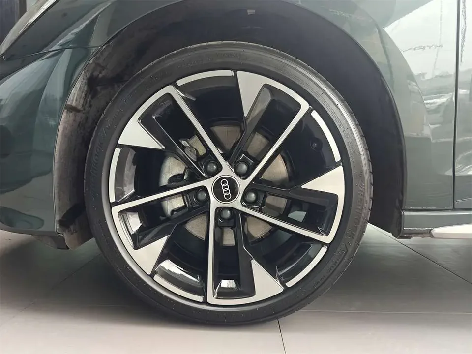 Audi A3 Audi A3 2025 A3L Limousine 35 TFSI Flying Spur Premium Edition 2025 — миниатюра 3