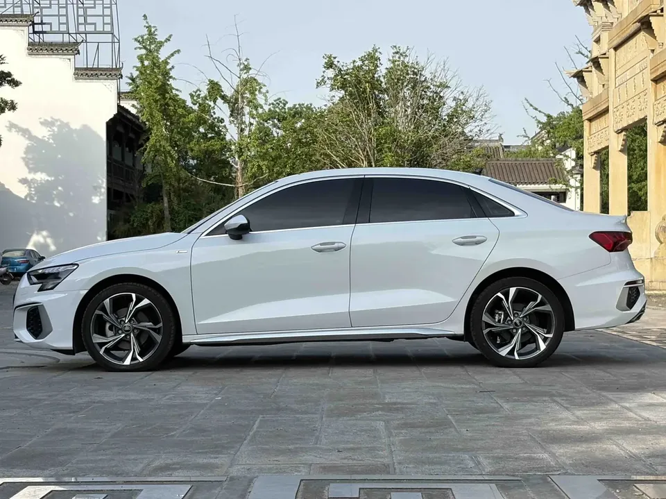 Audi A3 facelift A3L Limousine 35 TFSI stylish and sporty 2022 — миниатюра 4