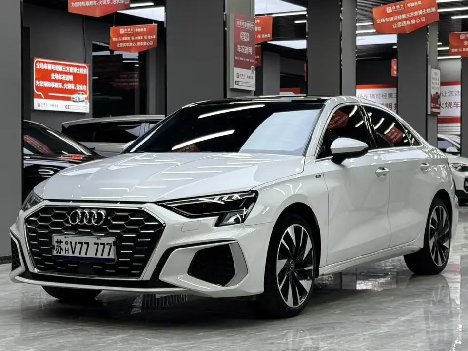 Audi A3 A3 2024 Audi A3 2024 A3L Limousine 35 TFSI Fashion Sports 2024 — photo 1, buy with delivery to Moscow